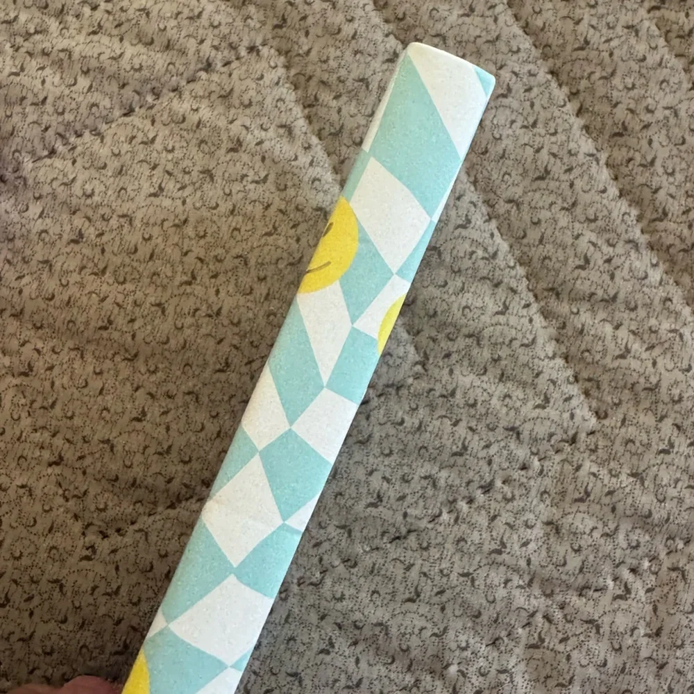 Set of 2 Smiley Face lined paper Notebooks( one w/ a 😀pen)1 hardcover,1 soft